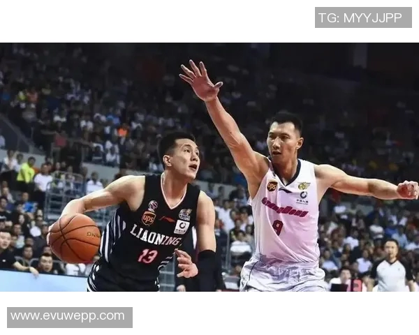 辽宁本钢主场击败广东宏远，豪取连胜，问鼎东部榜首